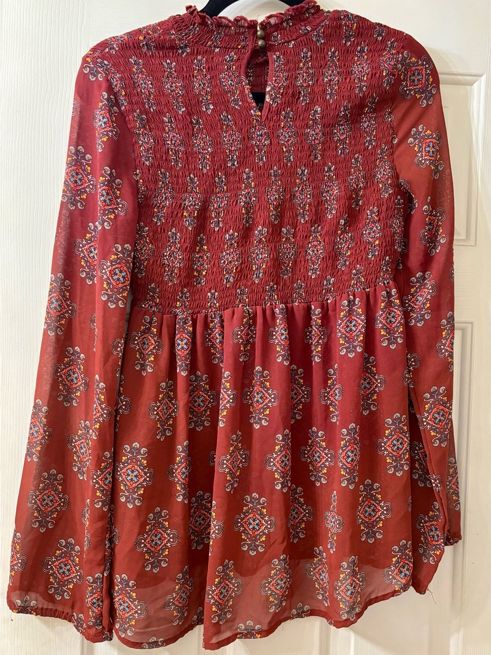 Xhiliration Womenβs Rust Floral Smocked Peplum Top Large EUC
